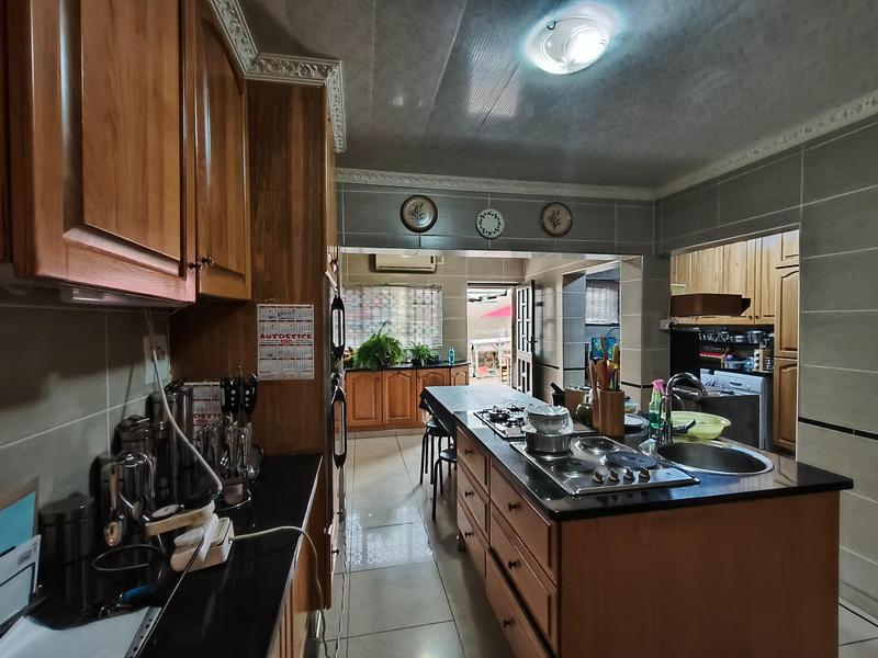 7 Bedroom Property for Sale in Southernwood Eastern Cape